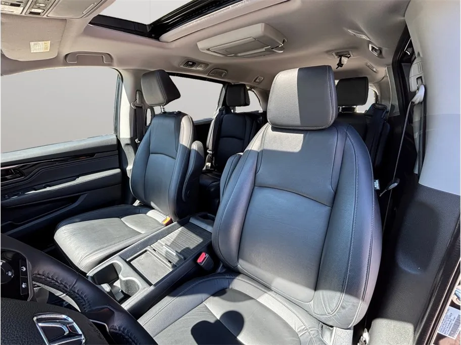 2023 Honda Odyssey Touring - Photo 17