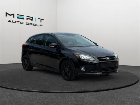 Black 2013 Ford Focus SE Hatchback 4D for sale in Jacksonville, FL