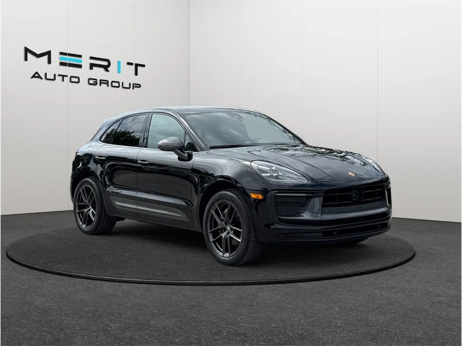 2023 Porsche Macan T