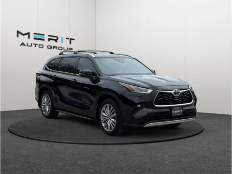 Black 2023 Toyota Highlander Platinum Sport Utility 4D for sale in Jacksonville, FL