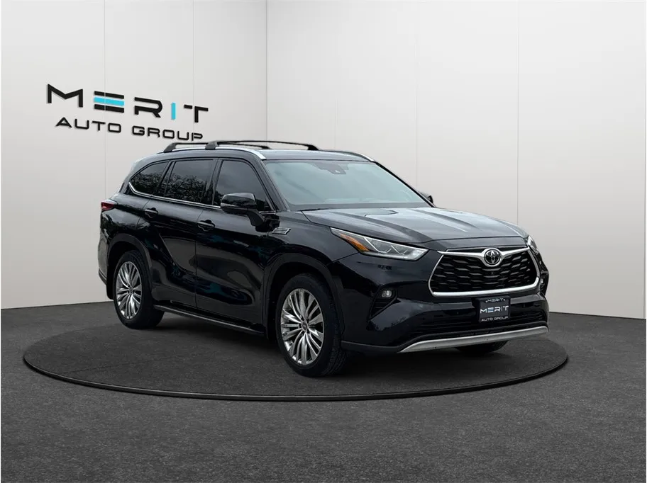 Black 2023 Toyota Highlander Platinum Sport Utility 4D for sale in Jacksonville, FL
