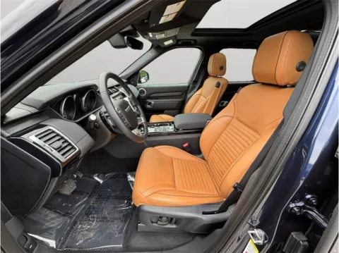 Photos of 2017 Land Rover Discovery HSE Sport Utility 4D for sale in Jacksonville, FL at Merit Auto Group Atlantic