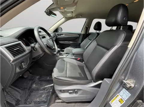 Photos of 2018 Volkswagen Atlas SE 4Motion w/Tech Pkg Sport Utility 4D for sale in Jacksonville, FL at Merit Auto Group Atlantic