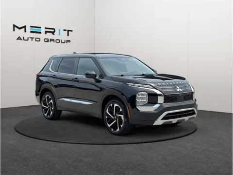 Black 2022 Mitsubishi Outlander ES Sport Utility 4D for sale in Jacksonville, FL