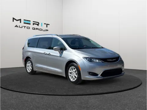 Gray 2020 Chrysler Pacifica Touring L Minivan 4D for sale in Jacksonville, FL