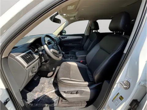 Photos of 2018 Volkswagen Atlas SE 4Motion Sport Utility 4D for sale in Jacksonville, FL at Merit Auto Group Atlantic