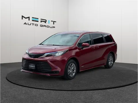 More photos of 2021 Toyota Sienna LE Minivan 4D at Merit Auto Group Atlantic, FL