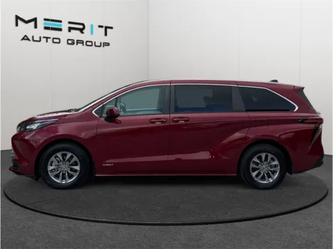 More photos of 2021 Toyota Sienna LE Minivan 4D at Merit Auto Group Atlantic, FL