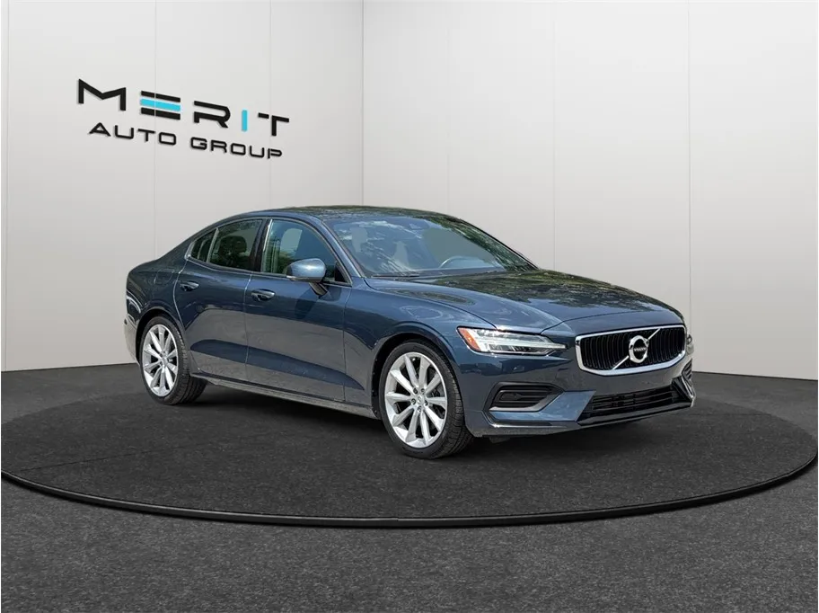 Blue 2019 Volvo S60 T6 Momentum Sedan 4D for sale in Jacksonville, FL