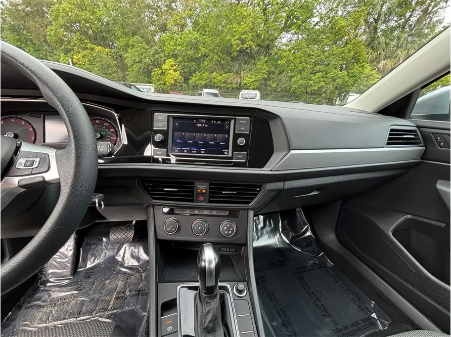 Volkswagen Jetta photo 11