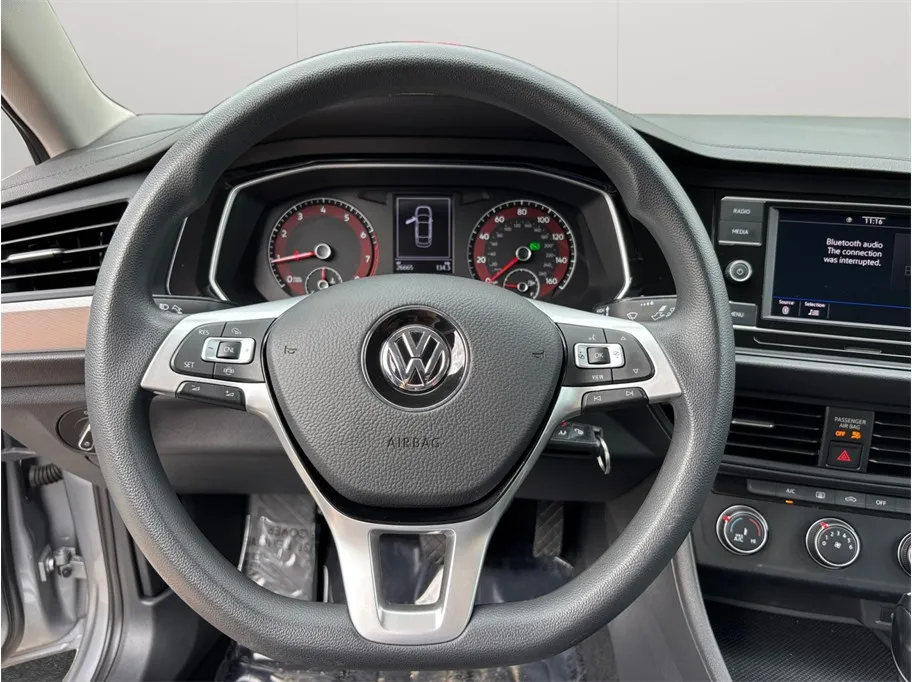 Volkswagen Jetta photo 17