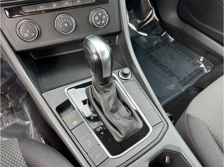 Volkswagen Jetta photo 24