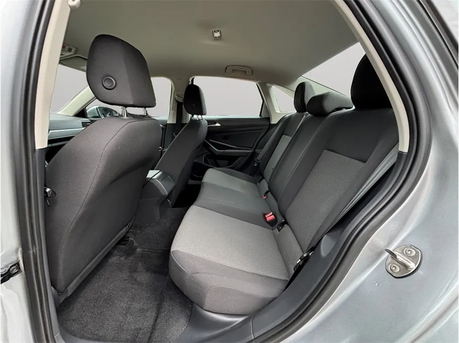 Volkswagen Jetta photo 25