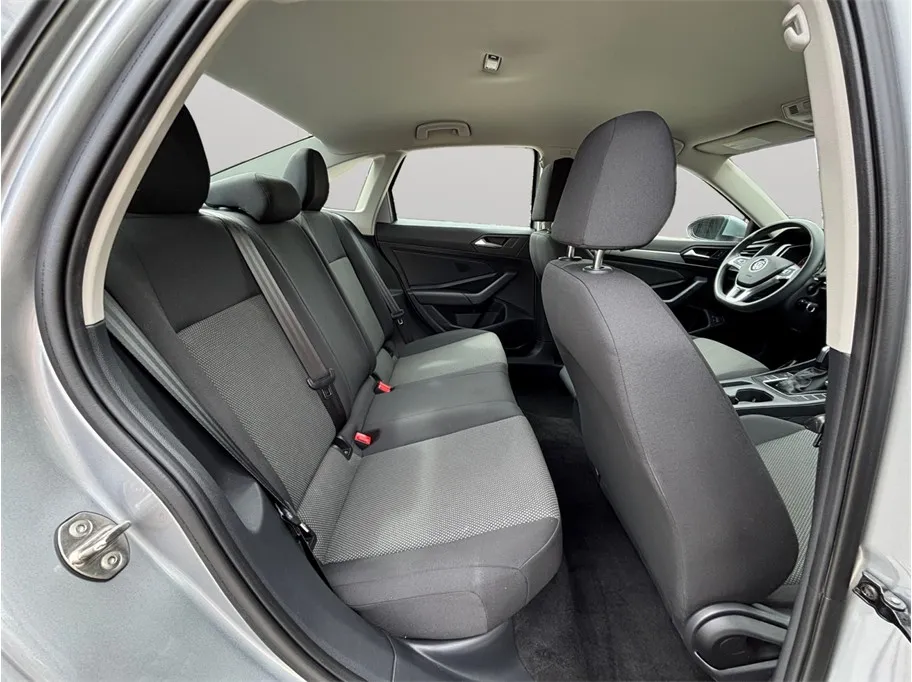 Volkswagen Jetta photo 27