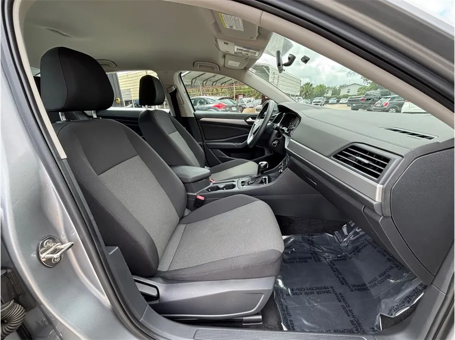 Volkswagen Jetta photo 28