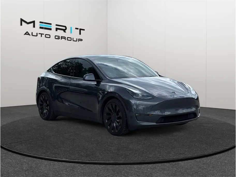 White 2023 Tesla Model Y Performance Sport Utility 4D for sale in Jacksonville, FL