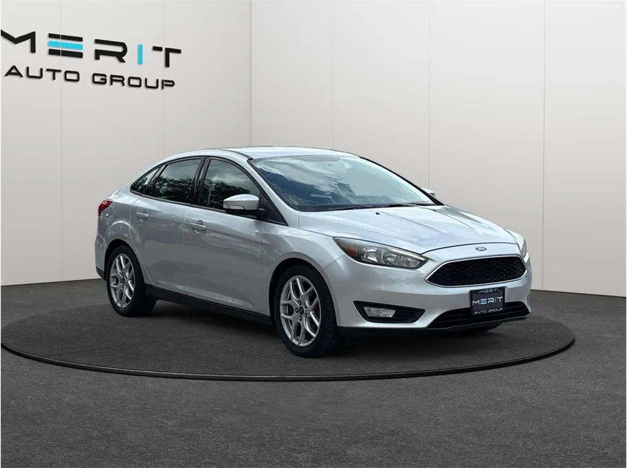 Silver 2015 Ford Focus SE Sedan 4D for sale in Jacksonville, FL