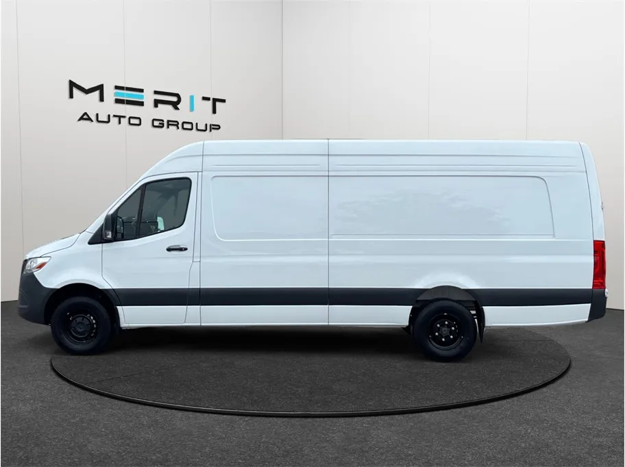 Mercedes-Benz Sprinter photo 5