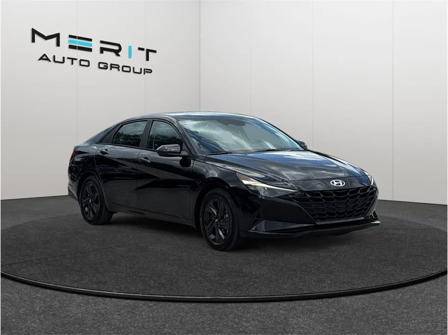 2023 Hyundai Elantra SEL Sedan 4D