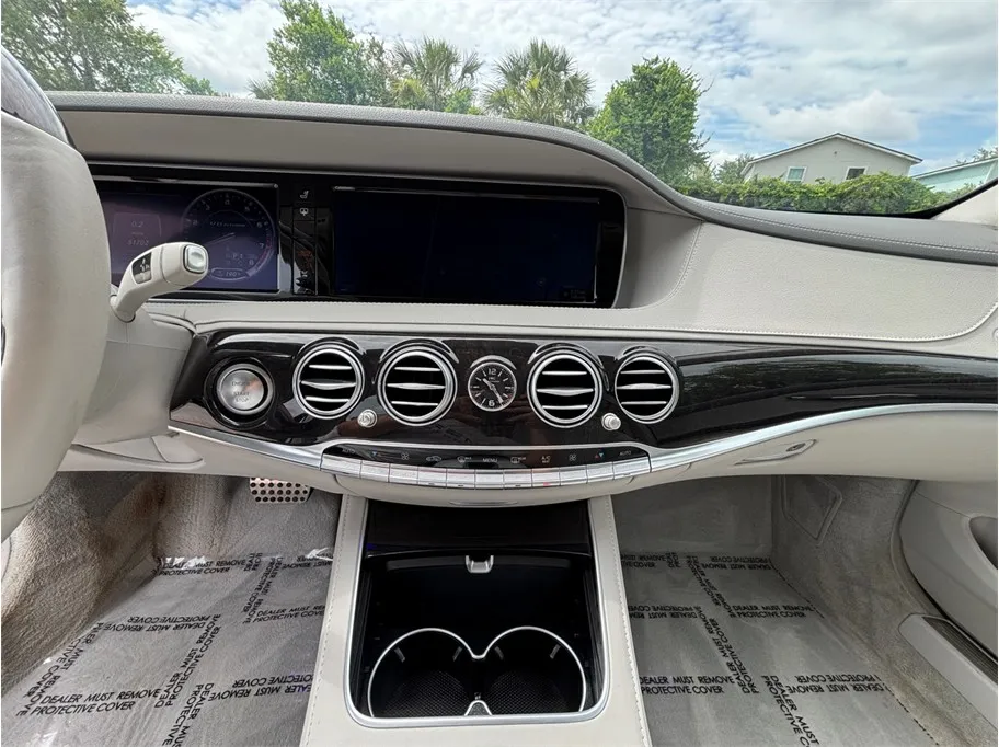 Mercedes-Benz S-Class photo 11
