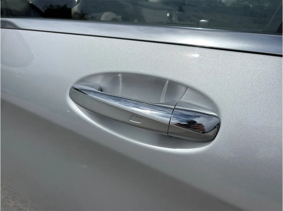 Mercedes-Benz S-Class photo 20