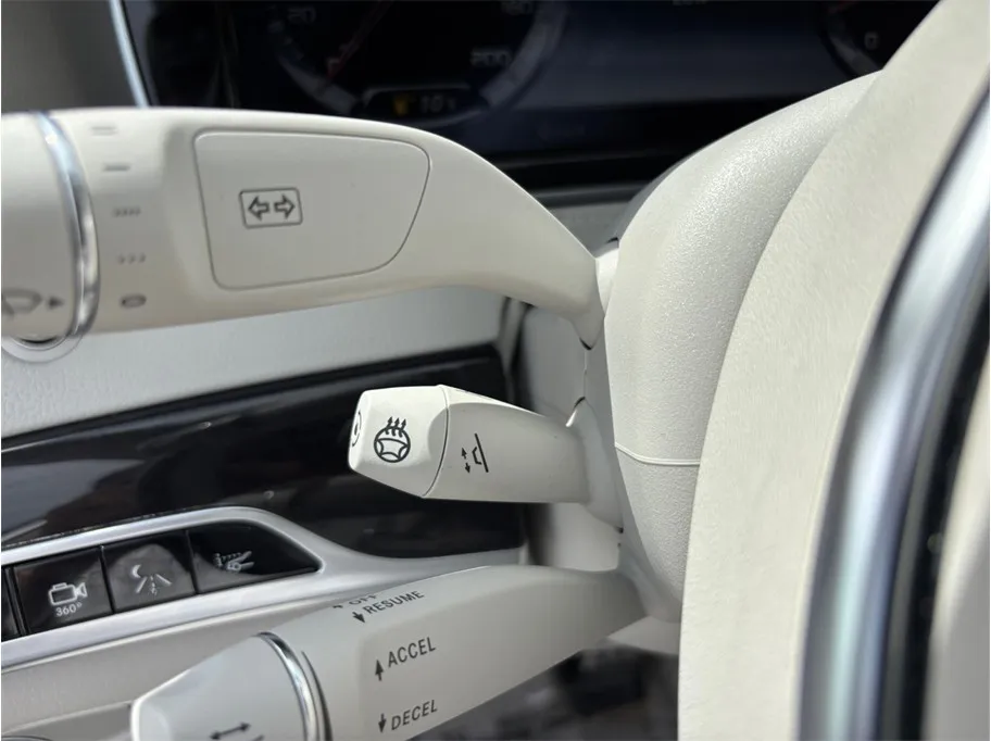 Mercedes-Benz S-Class photo 24