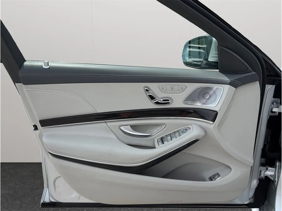 Mercedes-Benz S-Class photo 25