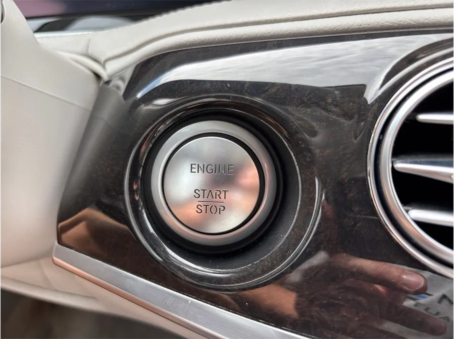 Mercedes-Benz S-Class photo 32