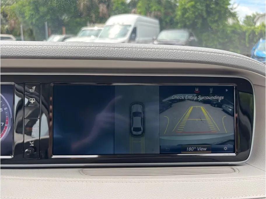 Mercedes-Benz S-Class photo 35