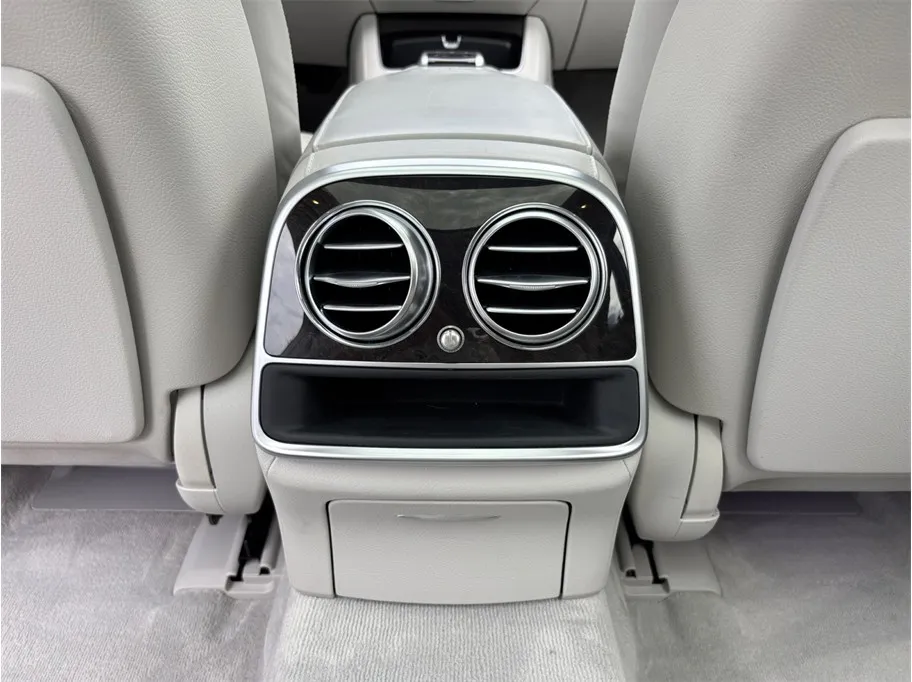 Mercedes-Benz S-Class photo 44