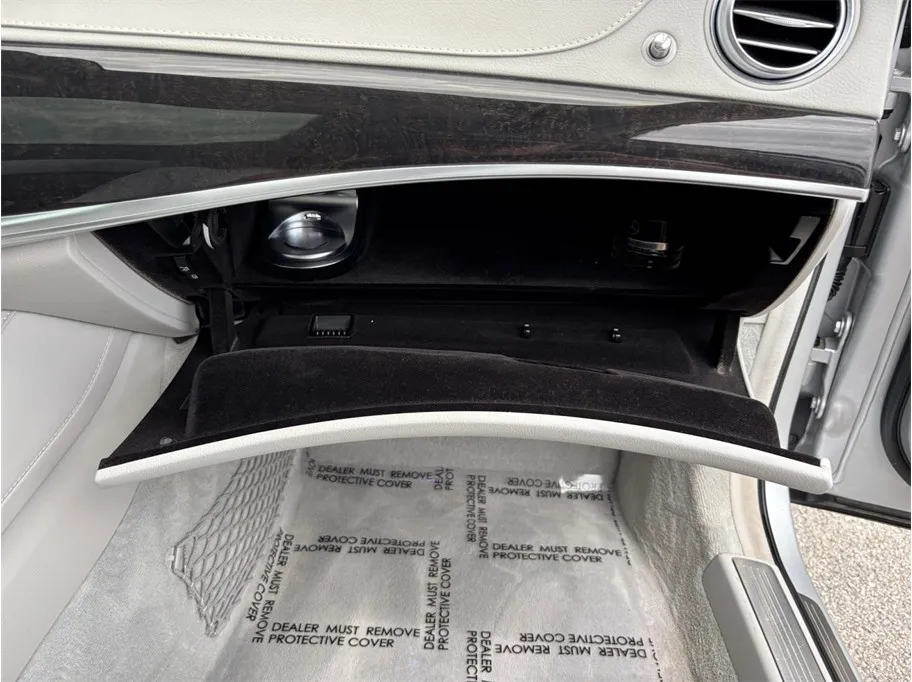 Mercedes-Benz S-Class photo 51
