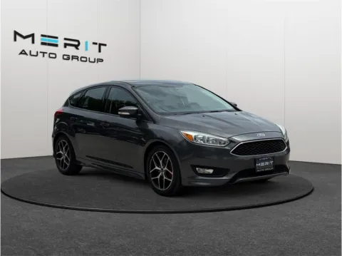 Gray 2015 Ford Focus SE Hatchback 4D for sale in Jacksonville, FL
