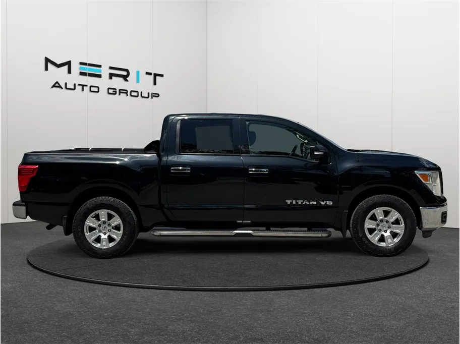 Nissan Titan photo 10