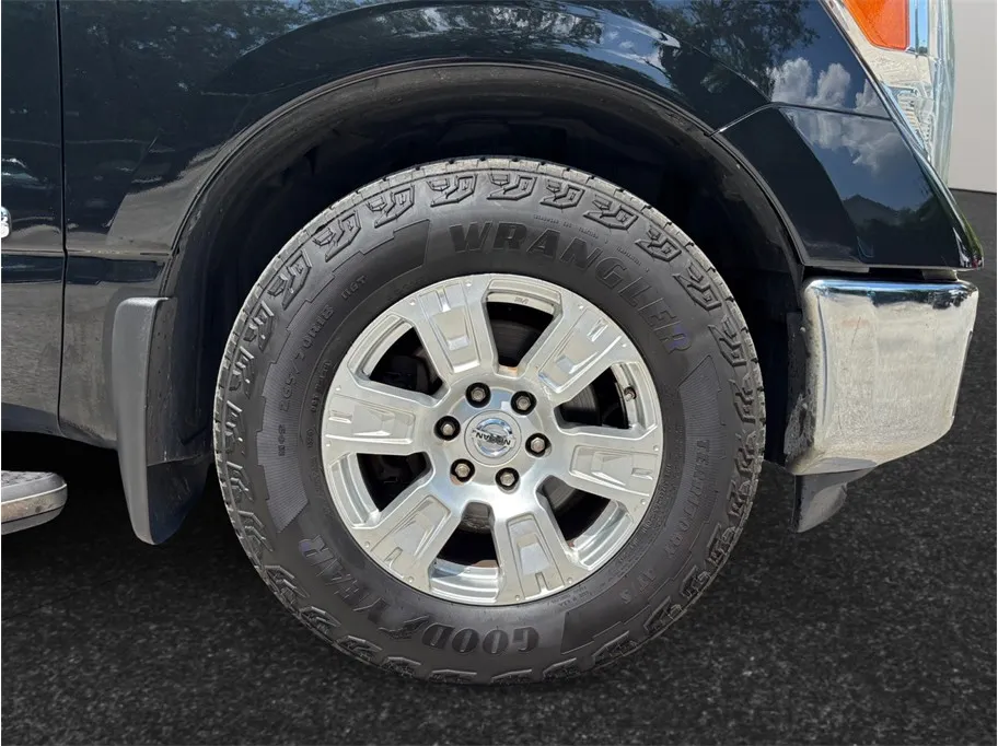 Nissan Titan photo 12
