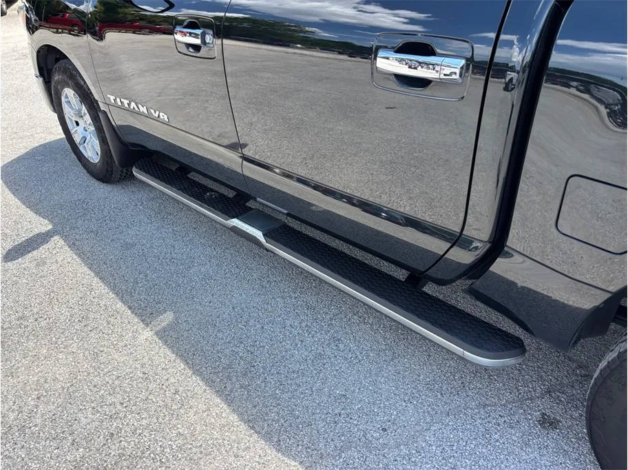 Nissan Titan photo 14