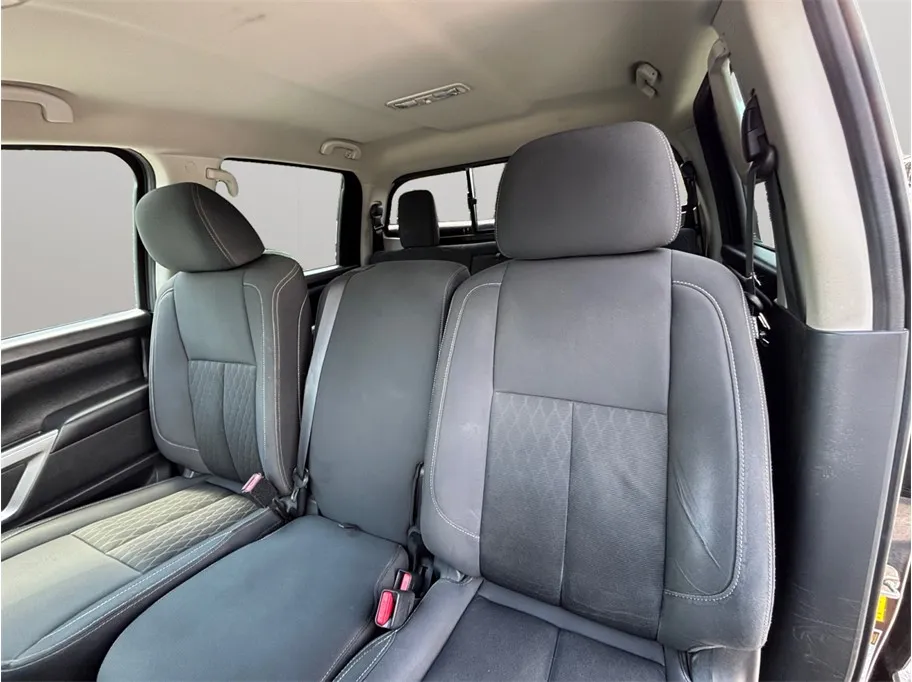 Nissan Titan photo 15