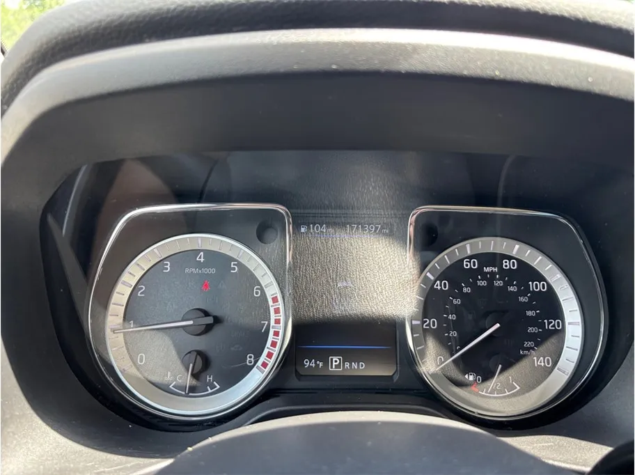 Nissan Titan photo 18