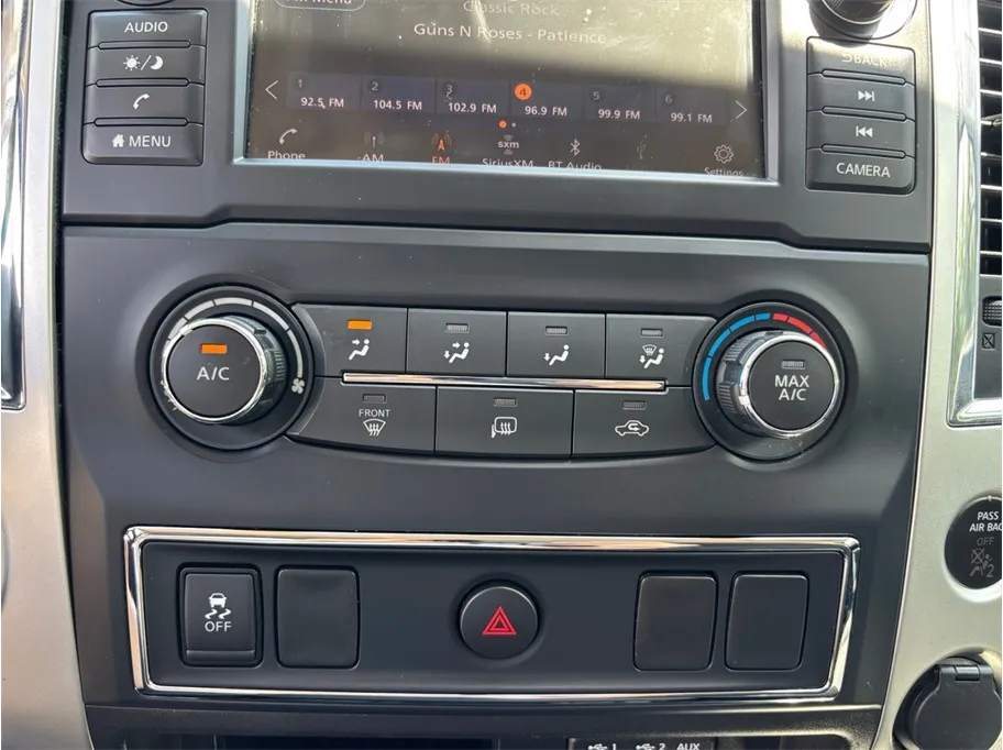 Nissan Titan photo 25