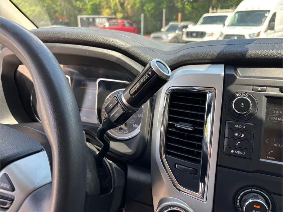 Nissan Titan photo 28