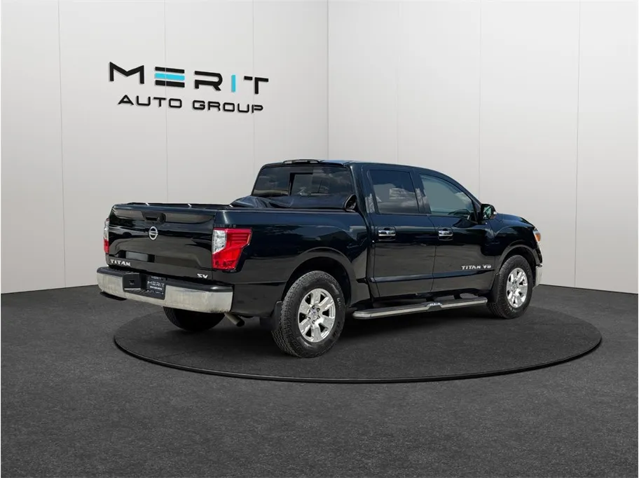 Nissan Titan photo 9