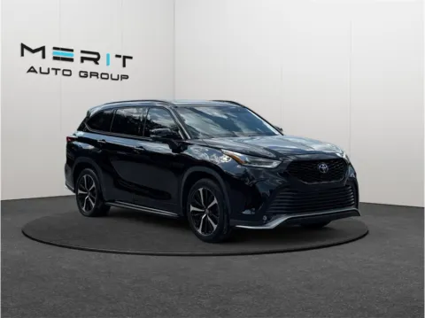 Black 2021 Toyota Highlander XSE Sport Utility 4D for sale in Jacksonville, FL