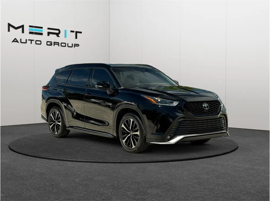 Black 2021 Toyota Highlander XSE Sport Utility 4D for sale in Jacksonville, FL