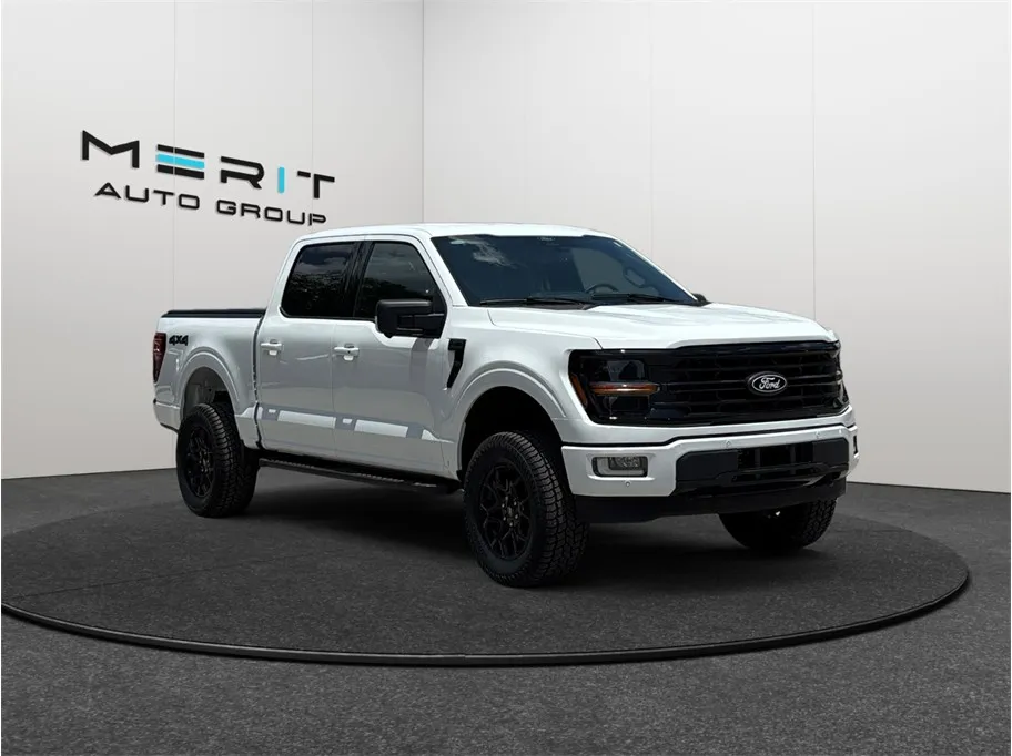 White 2024 Ford F-150 SuperCrew Cab XLT Pickup 4D 5 1/2 ft for sale in Jacksonville, FL