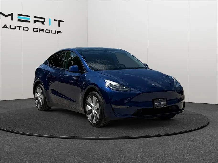 Blue 2022 Tesla Model Y Long Range Sport Utility 4D for sale in Jacksonville, FL