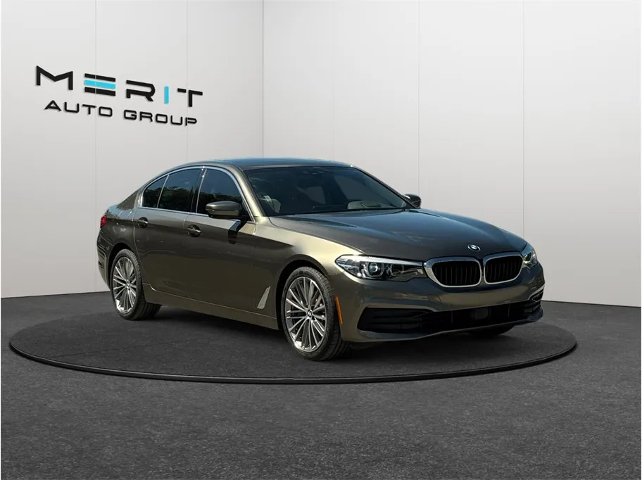 Gold 2019 BMW 5 Series 530i Sedan 4D for sale in Jacksonville, FL