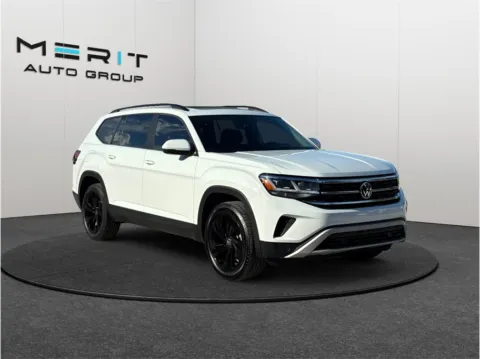 White 2022 Volkswagen Atlas SE w/Tech Pkg Sport Utility 4D for sale in Jacksonville, FL