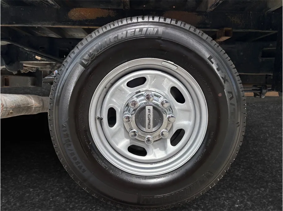 Ford F-250 photo 14