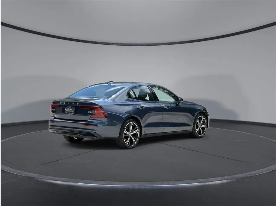 Volvo S60 photo 14
