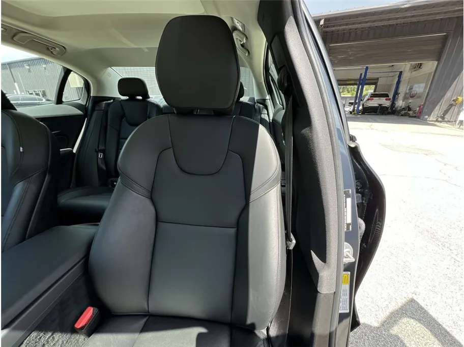 Volvo S60 photo 27