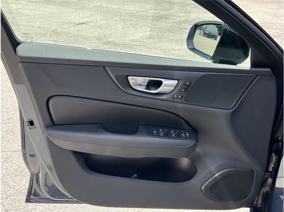 Volvo S60 photo 29